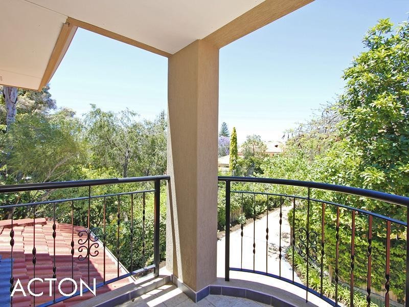 46 Dunvegan Road, Applecross WA 6153