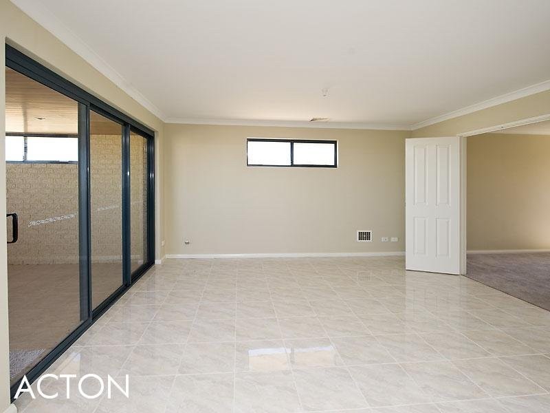 32 Bayview Terrace, Yangebup WA 6164