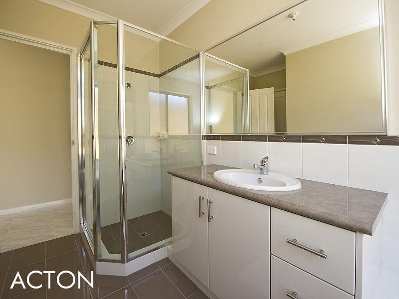 32 Bayview Terrace, Yangebup WA 6164