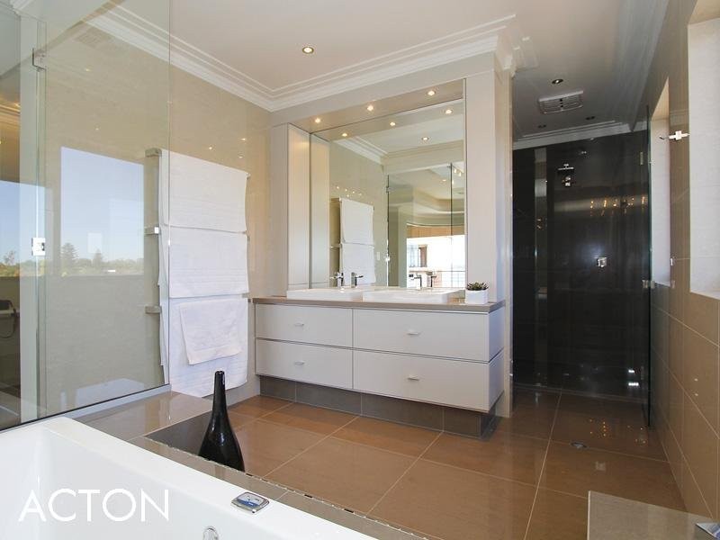 52 Duncraig Road, Applecross WA 6153