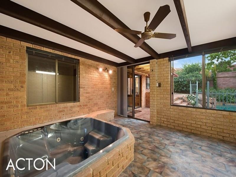 18 Maquire Way, Bull Creek WA 6149