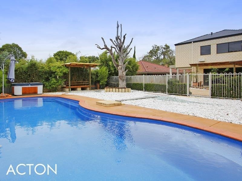22 Tain Street, Applecross WA 6153