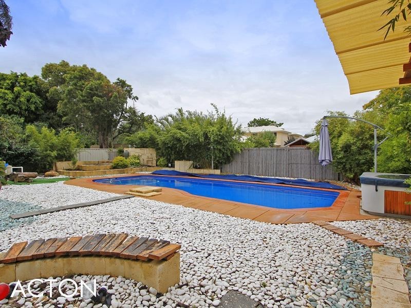 22 Tain Street, Applecross WA 6153