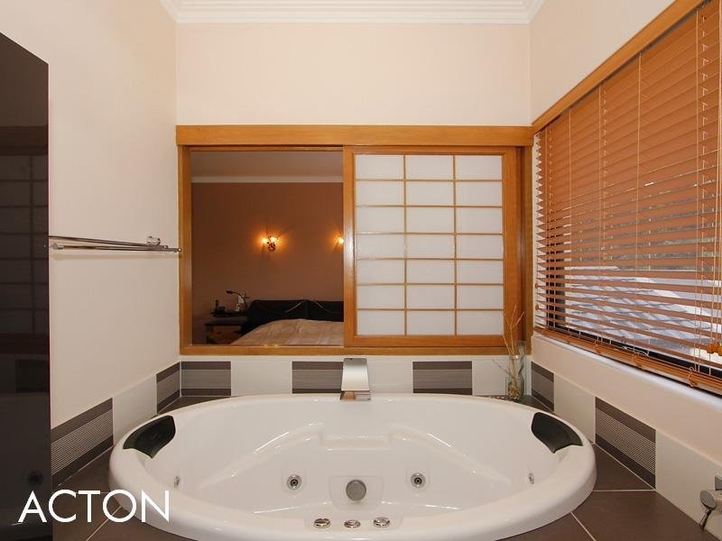 22 Tain Street, Applecross WA 6153
