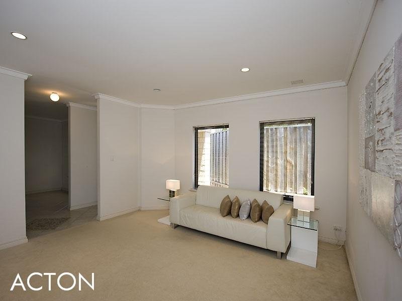 6A Third Avenue, Applecross WA 6153