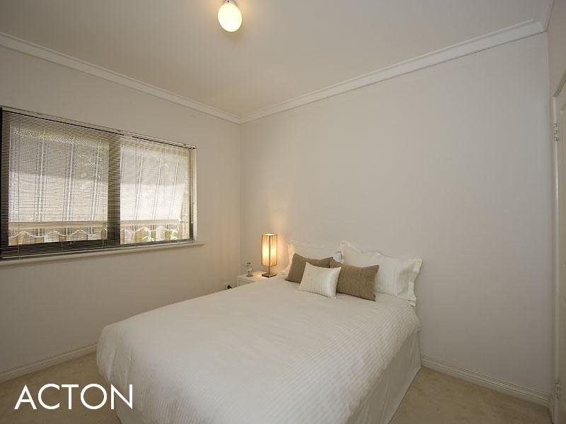 6A Third Avenue, Applecross WA 6153