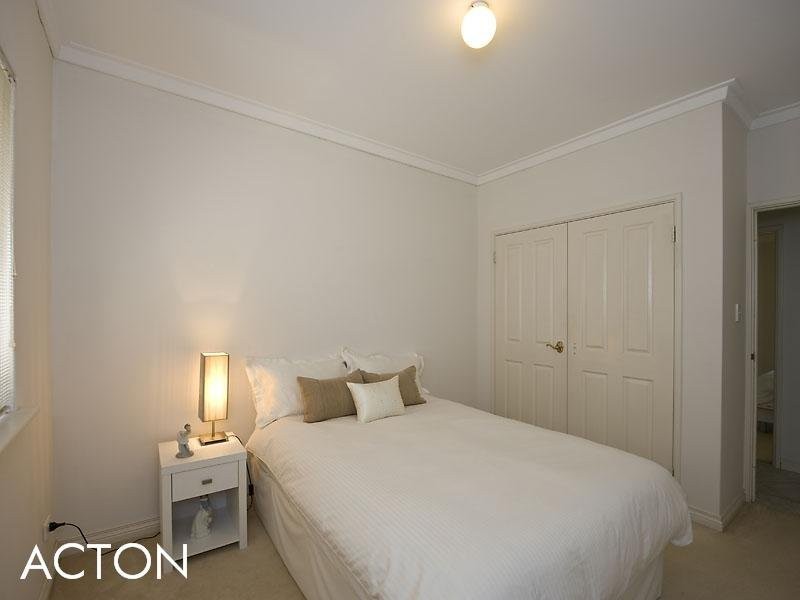 6A Third Avenue, Applecross WA 6153