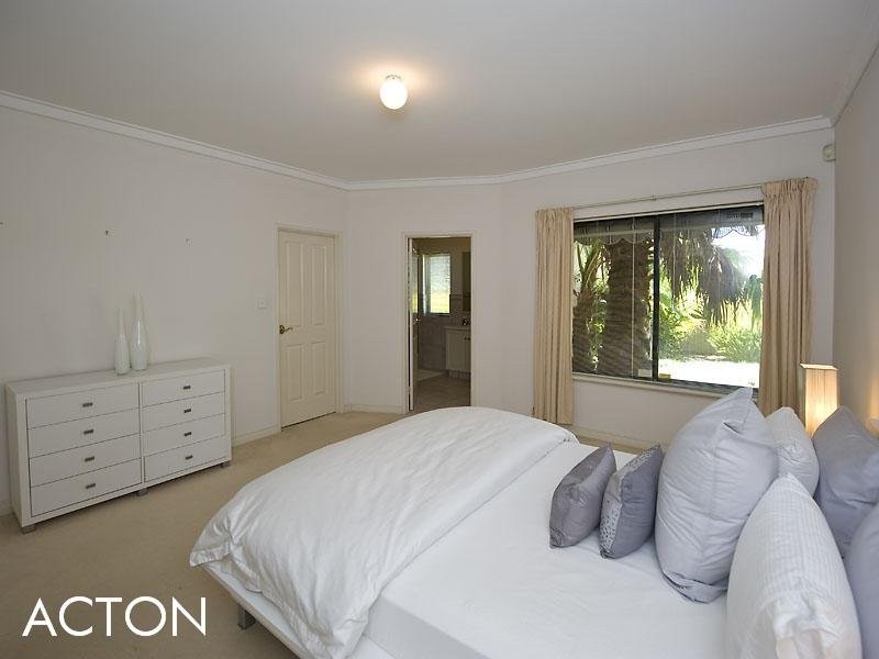 6A Third Avenue, Applecross WA 6153
