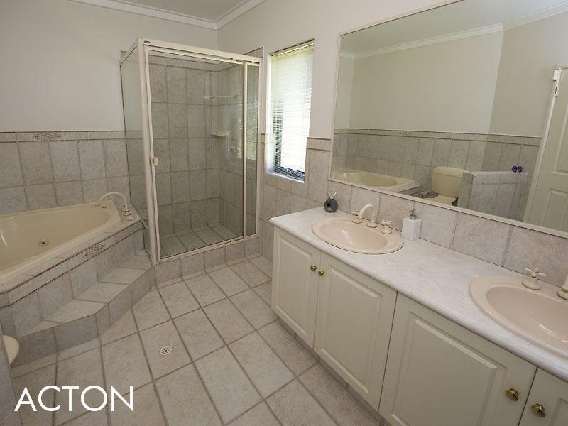 6A Third Avenue, Applecross WA 6153