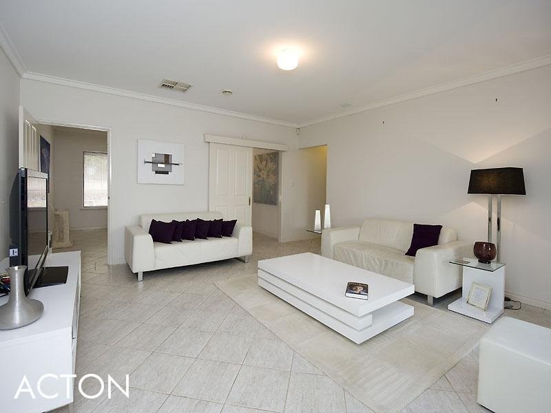 6A Third Avenue, Applecross WA 6153