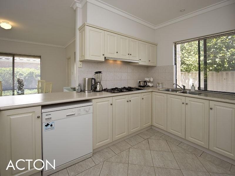 6A Third Avenue, Applecross WA 6153