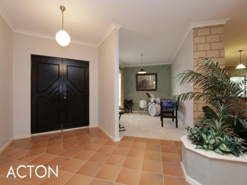 5 Prunella Crescent, Canning Vale WA 6155