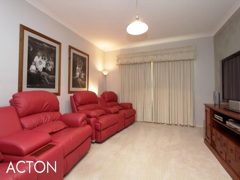 5 Prunella Crescent, Canning Vale WA 6155