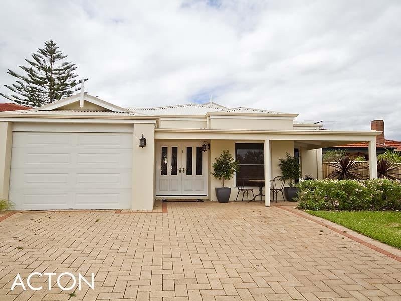 96 Redwood Crescent, Melville WA 6156