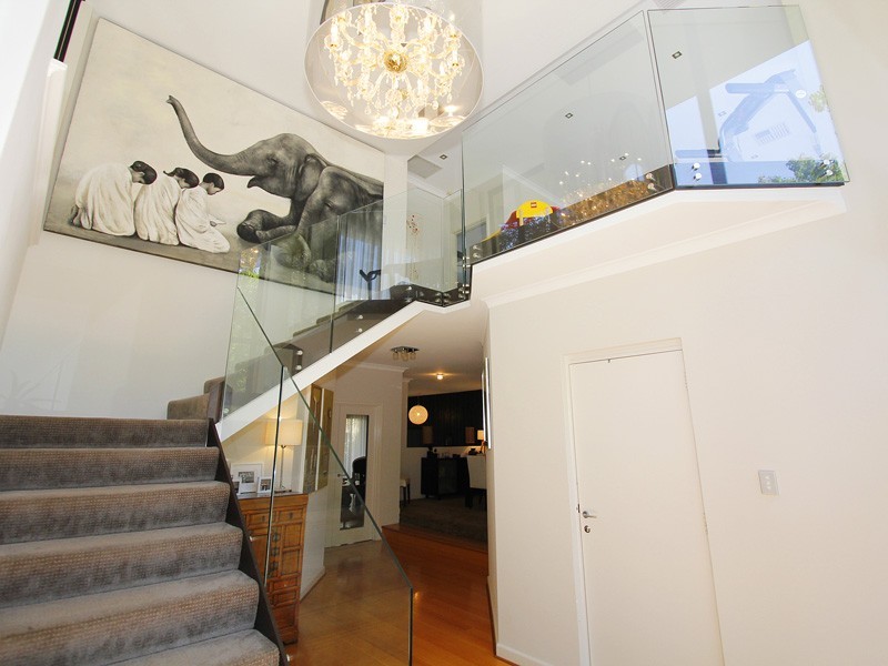 25A Tweeddale Road, Applecross WA 6153