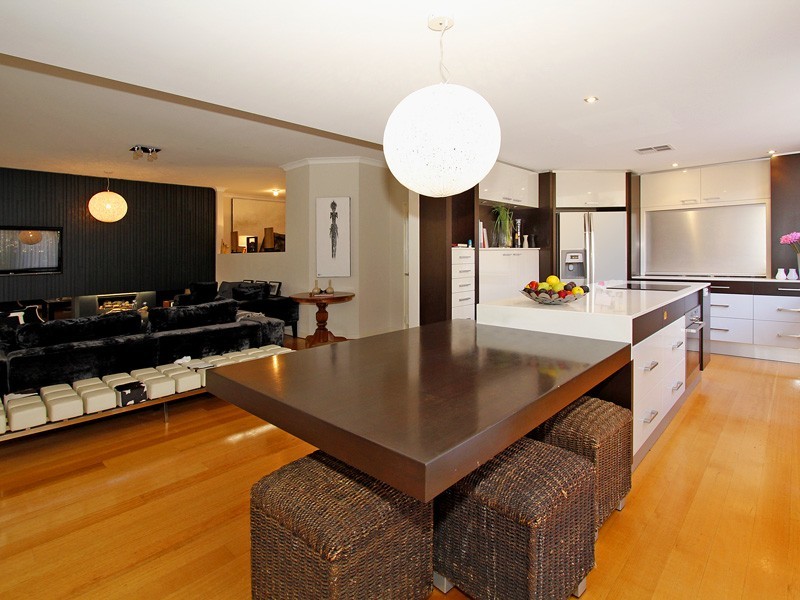 25A Tweeddale Road, Applecross WA 6153