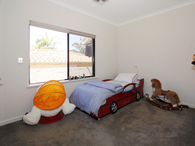 25A Tweeddale Road, Applecross WA 6153