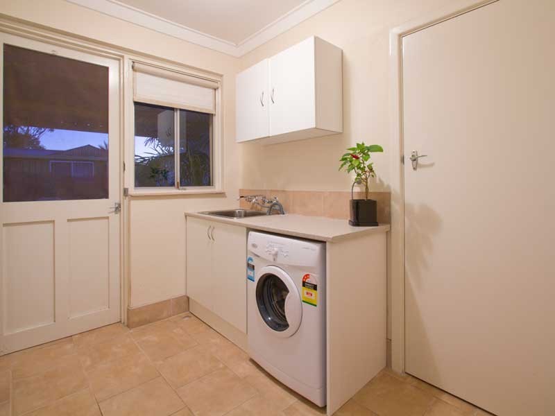 4B Ochiltree Way, Kardinya WA 6163