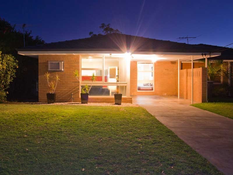 4B Ochiltree Way, Kardinya WA 6163