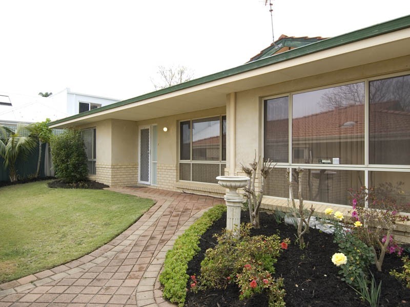 2/8 Matheson Rd, Applecross WA 6153