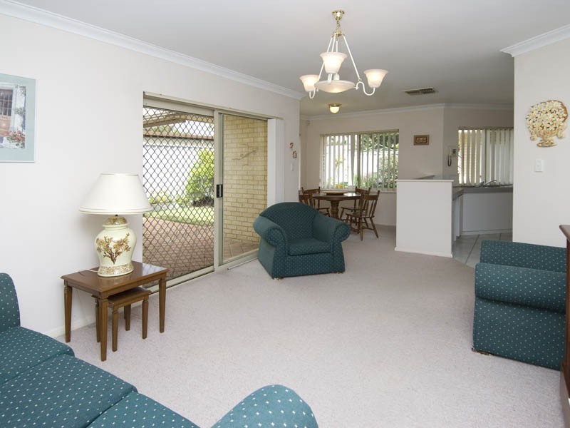 2/8 Matheson Rd, Applecross WA 6153