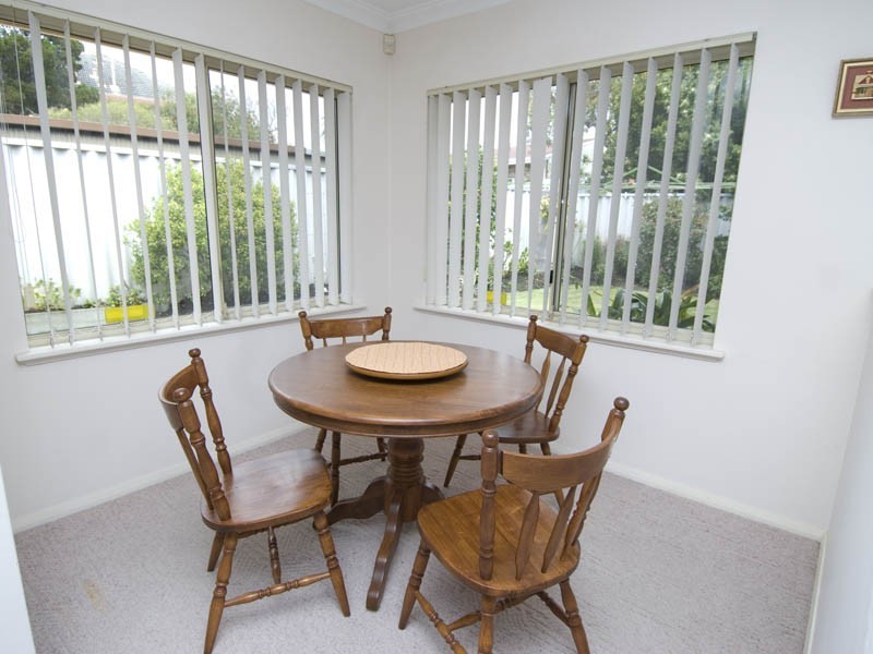 2/8 Matheson Rd, Applecross WA 6153