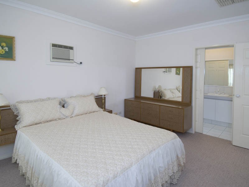 2/8 Matheson Rd, Applecross WA 6153