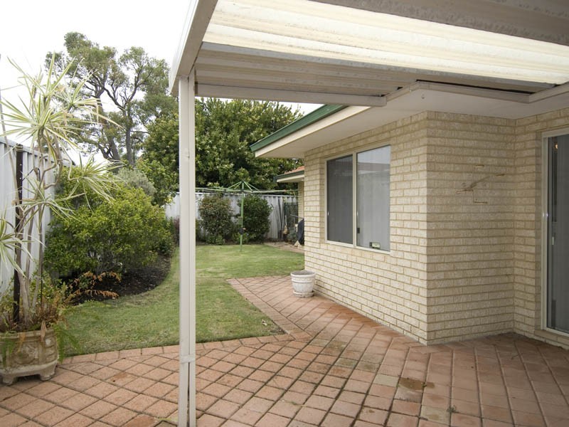 2/8 Matheson Rd, Applecross WA 6153