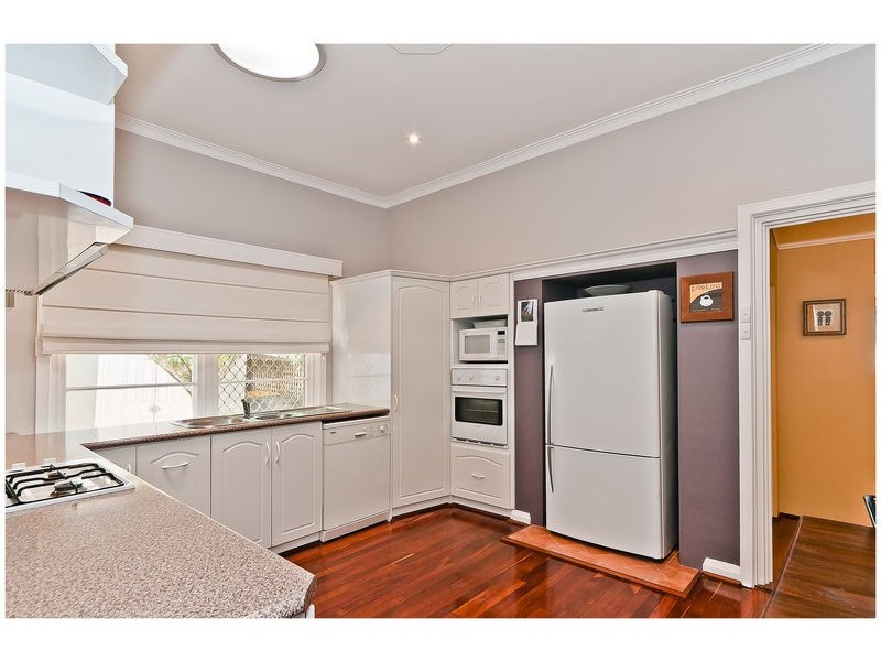 8 The Promenade, Mount Pleasant WA 6153