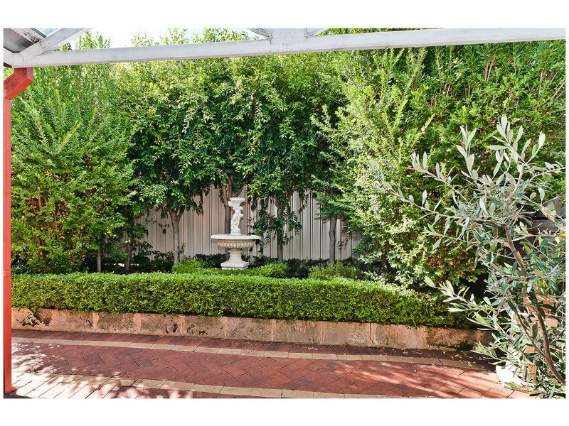 8 The Promenade, Mount Pleasant WA 6153