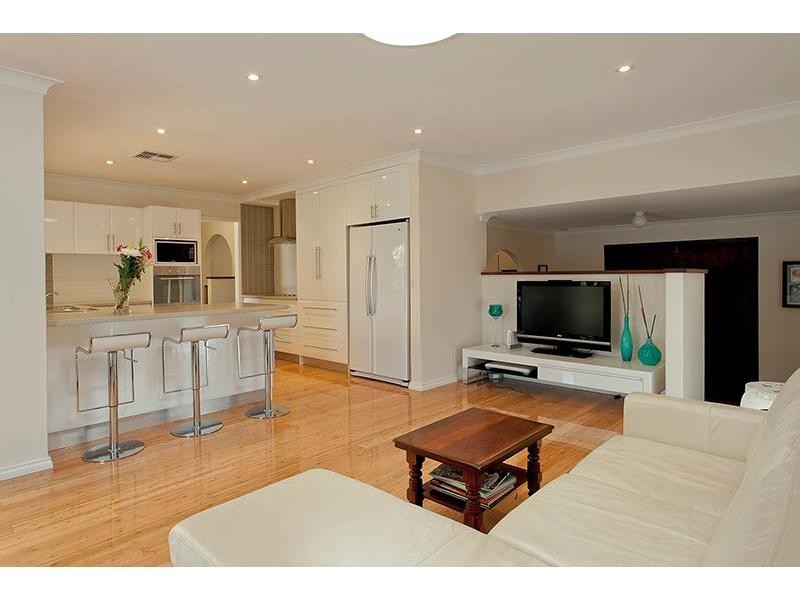 18 Darley Circle, Bull Creek WA 6149