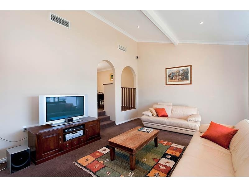 18 Darley Circle, Bull Creek WA 6149