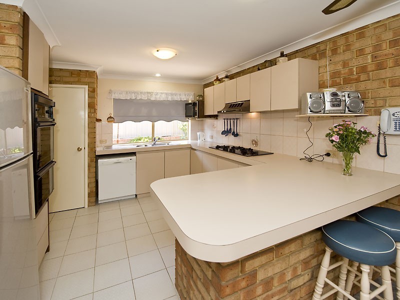 11 Lysons Way, Bateman WA 6150