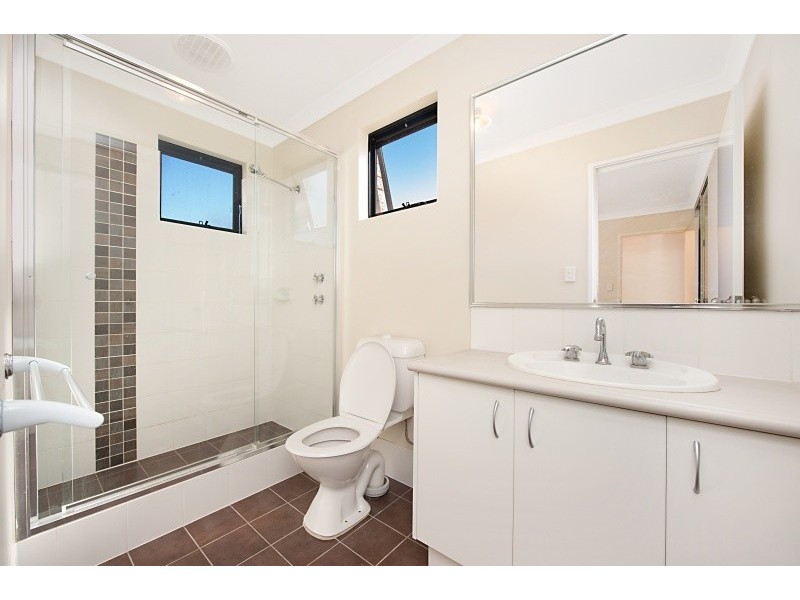 7/11 Hazlett Way, Canning Vale WA 6155