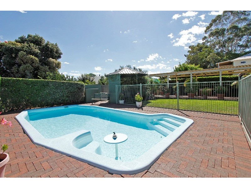 141 Kitchener Rd, Alfred Cove WA 6154