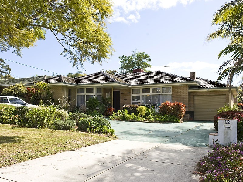 12 Glencoe Rd, Ardross WA 6153
