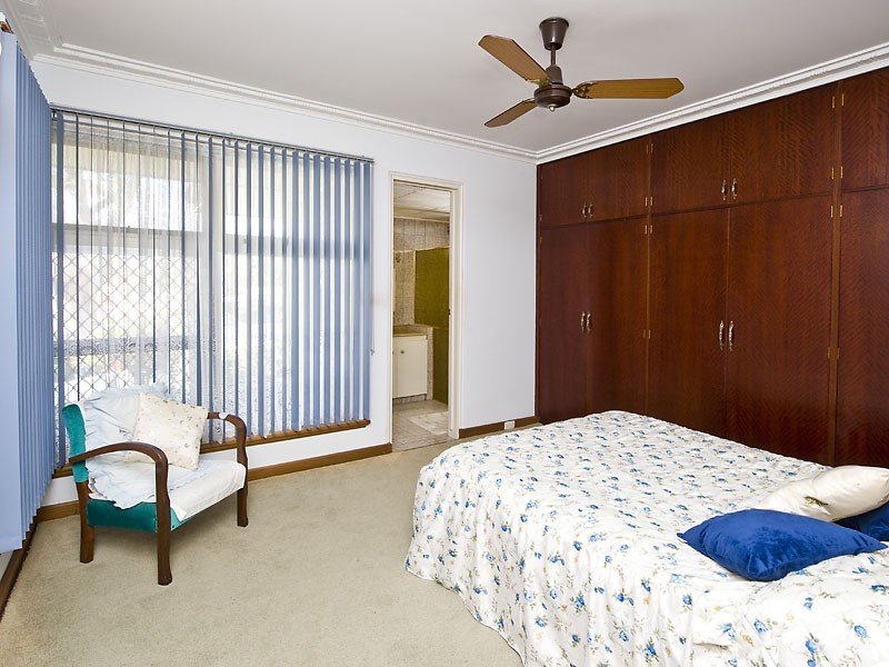 12 Glencoe Rd, Ardross WA 6153