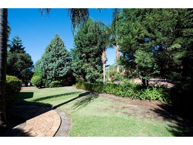 34 Livingstone Drive, Canning Vale WA 6155