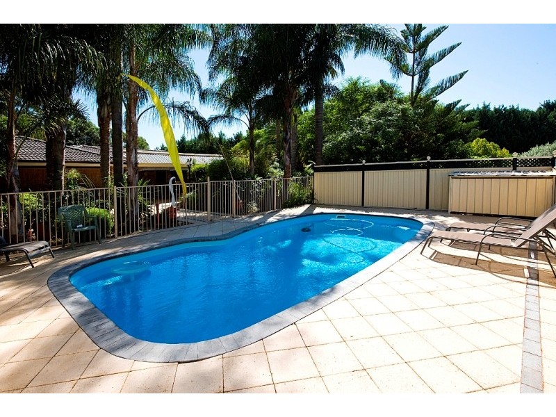 34 Livingstone Drive, Canning Vale WA 6155