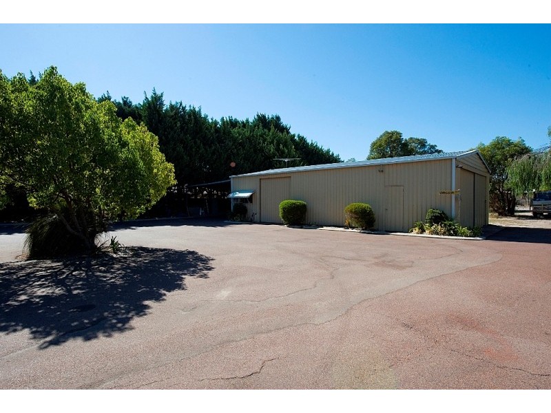 34 Livingstone Drive, Canning Vale WA 6155