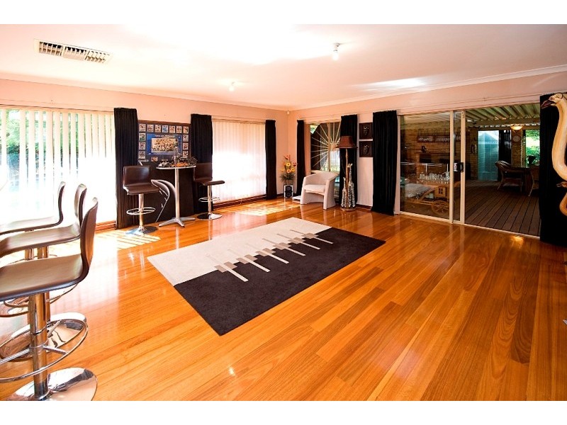 34 Livingstone Drive, Canning Vale WA 6155