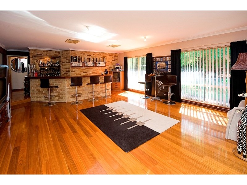 34 Livingstone Drive, Canning Vale WA 6155
