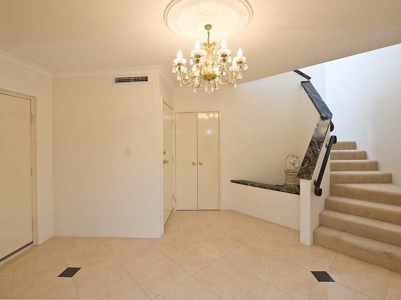 110 Bennett Dr, Canning Vale WA 6155