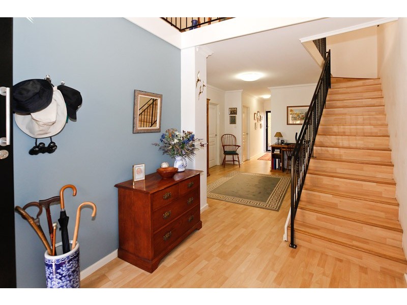 27 Groves Ave, Attadale WA 6156
