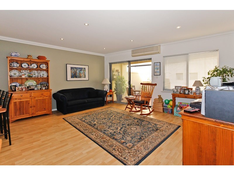 27 Groves Ave, Attadale WA 6156