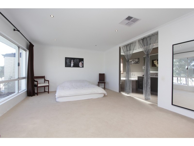 57 Waterfoot Loop, Canning Vale WA 6155