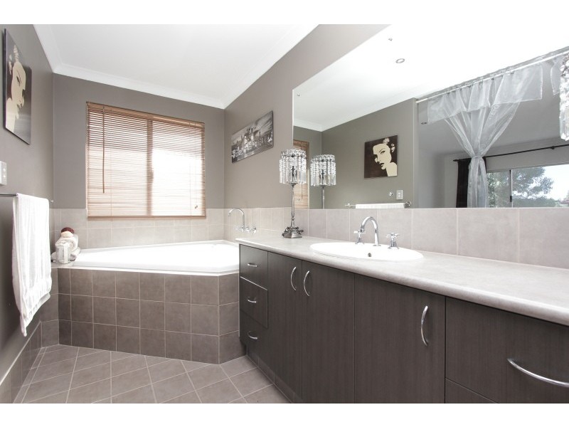 57 Waterfoot Loop, Canning Vale WA 6155