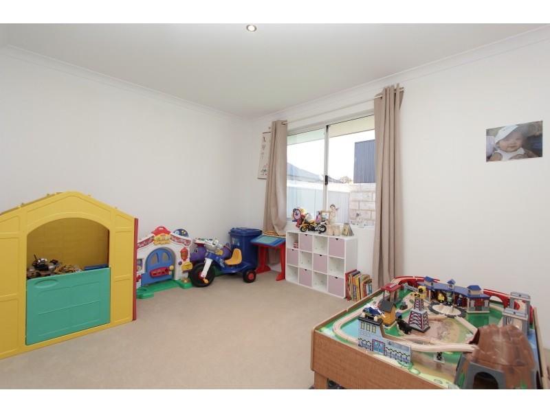 57 Waterfoot Loop, Canning Vale WA 6155