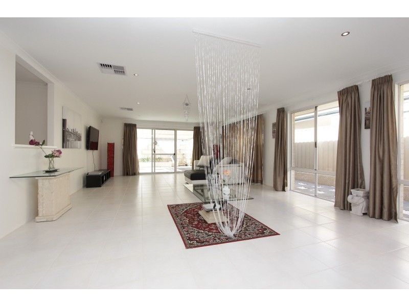 57 Waterfoot Loop, Canning Vale WA 6155