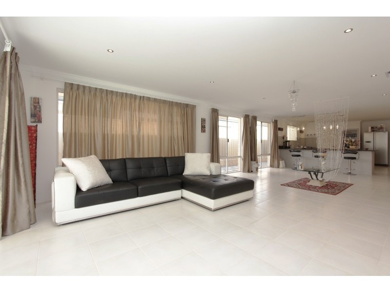 57 Waterfoot Loop, Canning Vale WA 6155